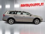 Volkswagen Passat 2013 Ruskea (beige)