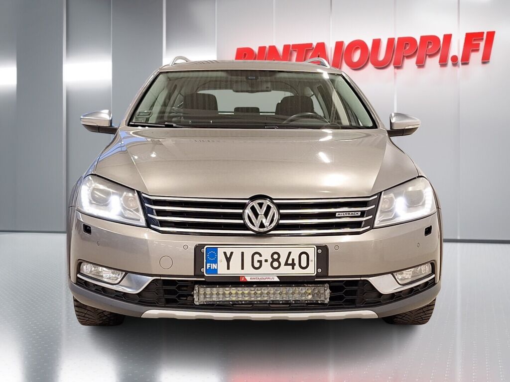 Volkswagen Passat 2013 Ruskea (beige)