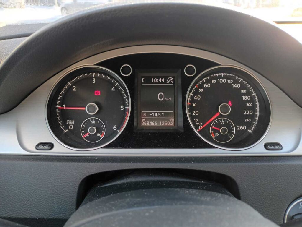 Volkswagen Passat 2013 Ruskea (beige)