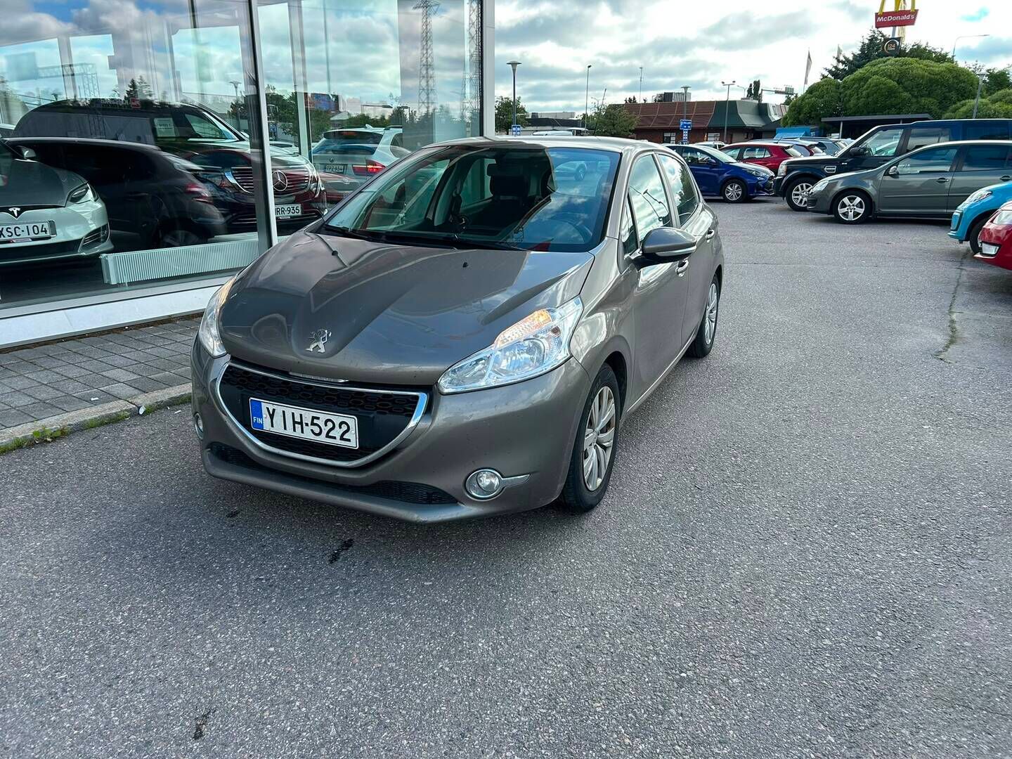 Peugeot 208