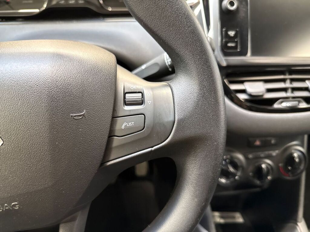 Peugeot 208 2013 Harmaa