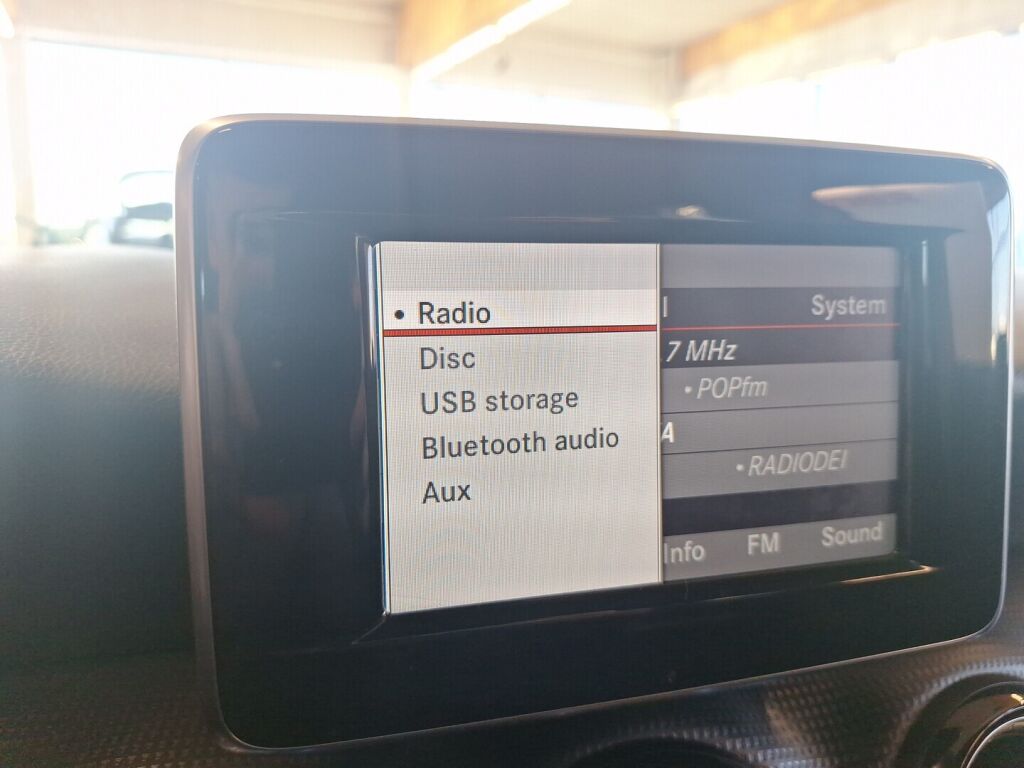 Mercedes-Benz A 2013 Punainen