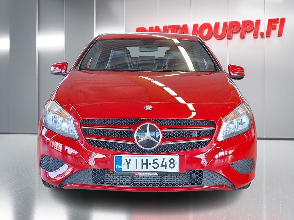 Mercedes-Benz A 2013 Punainen