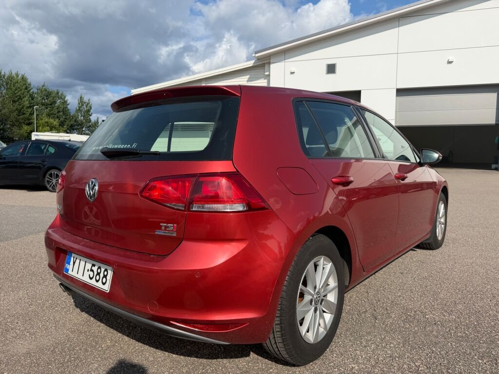 Volkswagen Golf 2013 Punainen