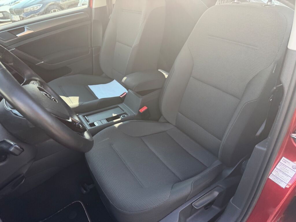 Volkswagen Golf 2013 Punainen