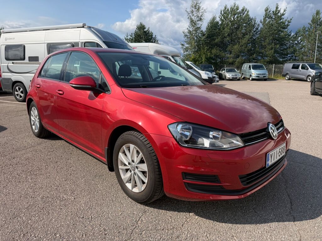 Volkswagen Golf 2013 Punainen