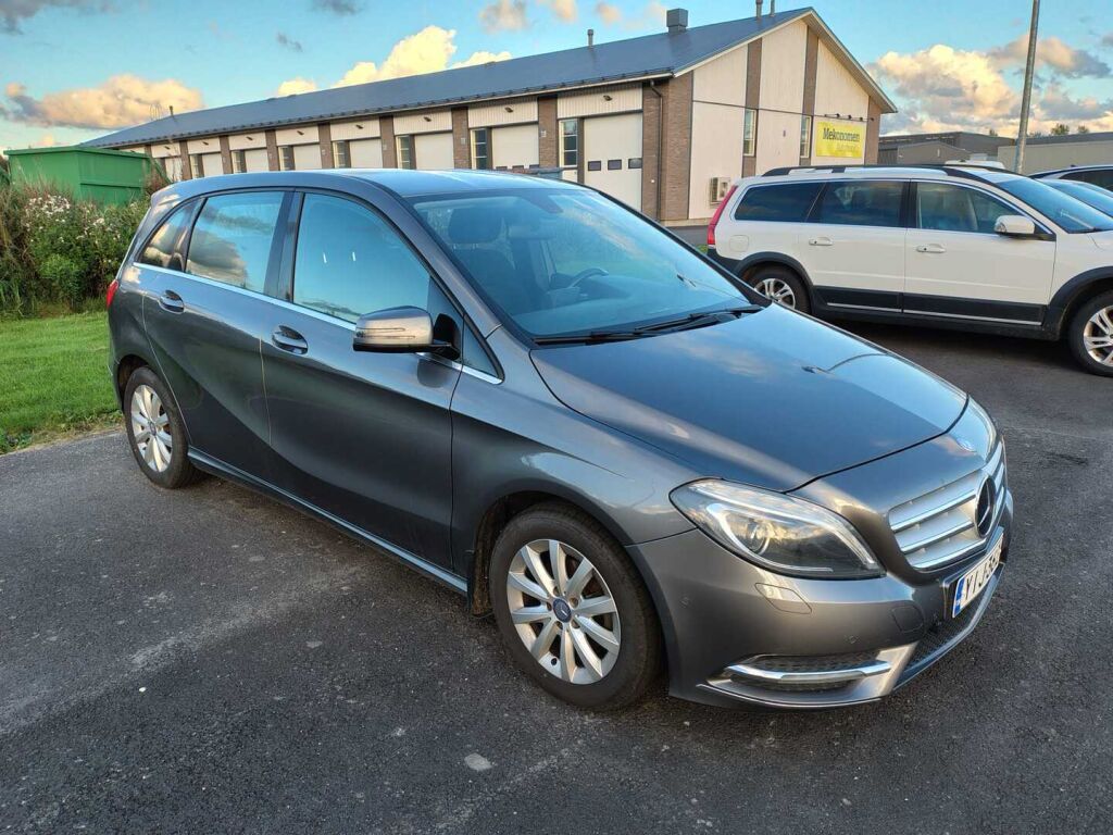 Mercedes-Benz B 2013 Harmaa