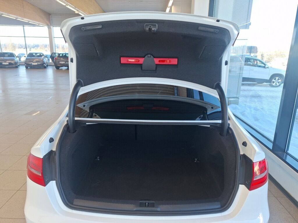 Audi A4 2013 Valkoinen