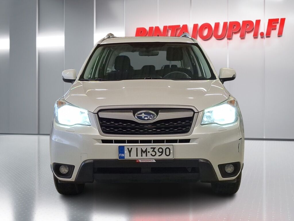 Subaru Forester 2013 Valkoinen