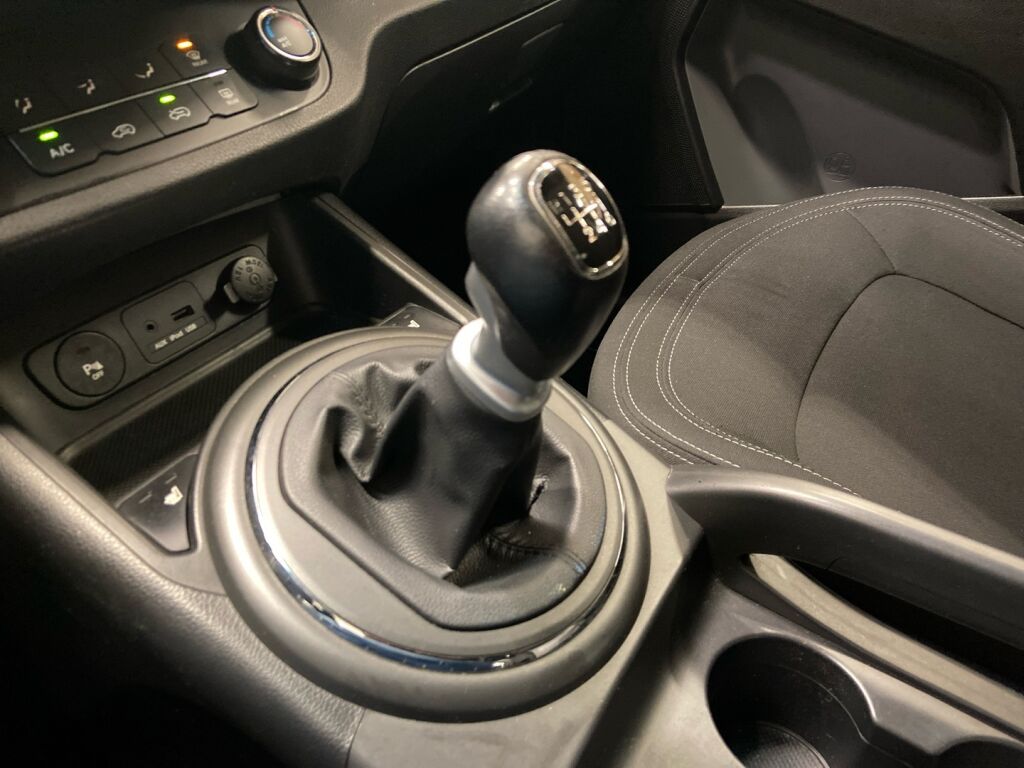 Kia Sportage 2013 Ruskea (beige)