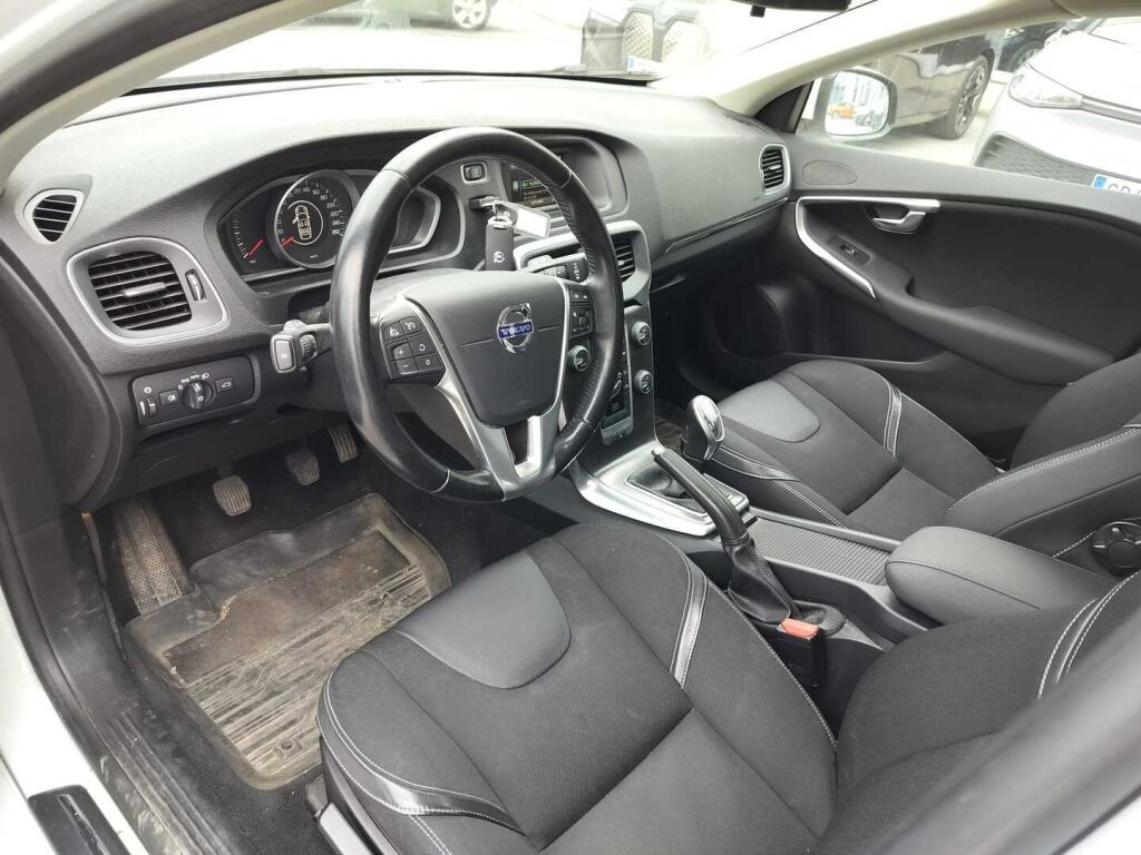 Volvo V40 2013 Valkoinen