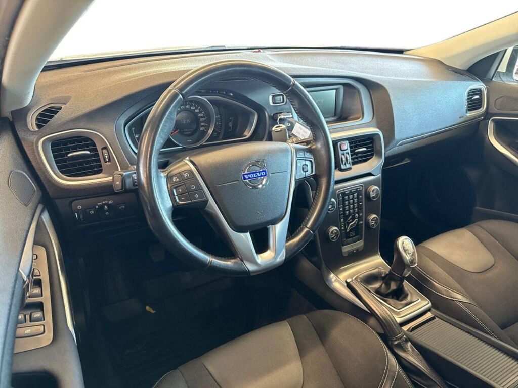 Volvo V40 2013 Valkoinen