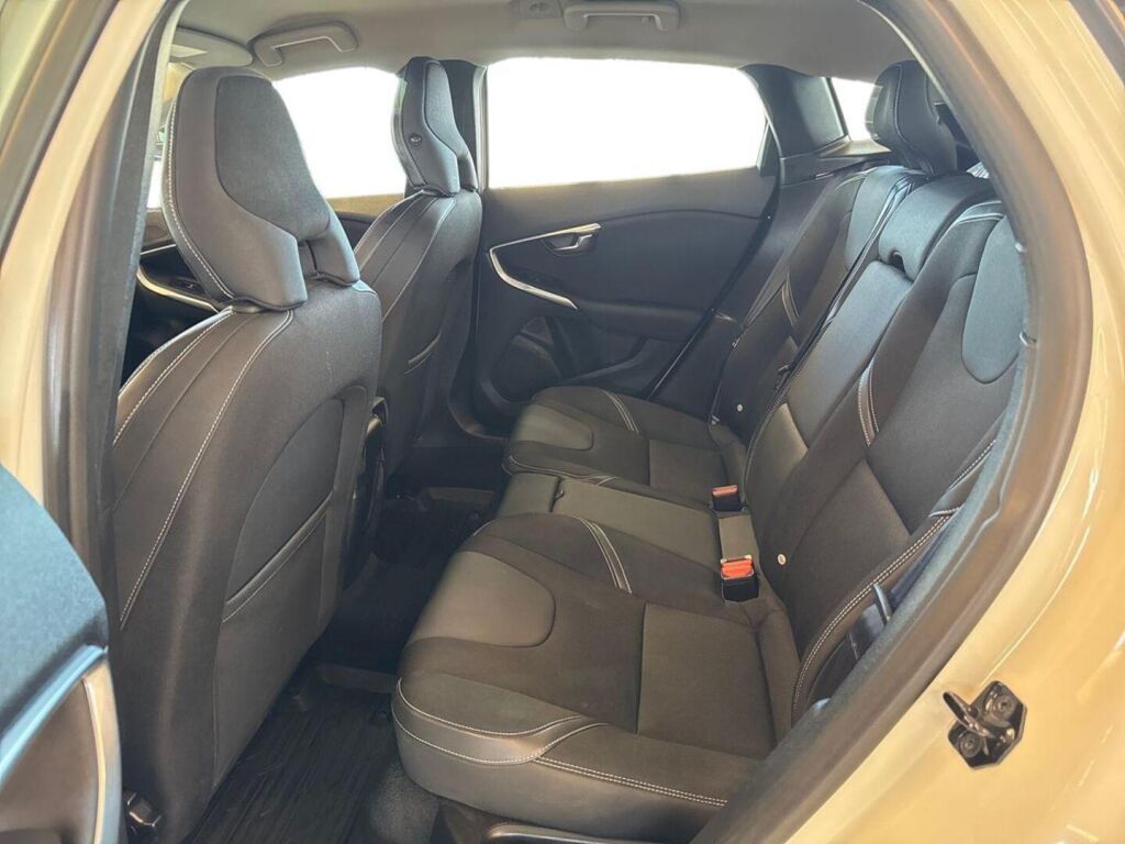 Volvo V40 2013 Valkoinen