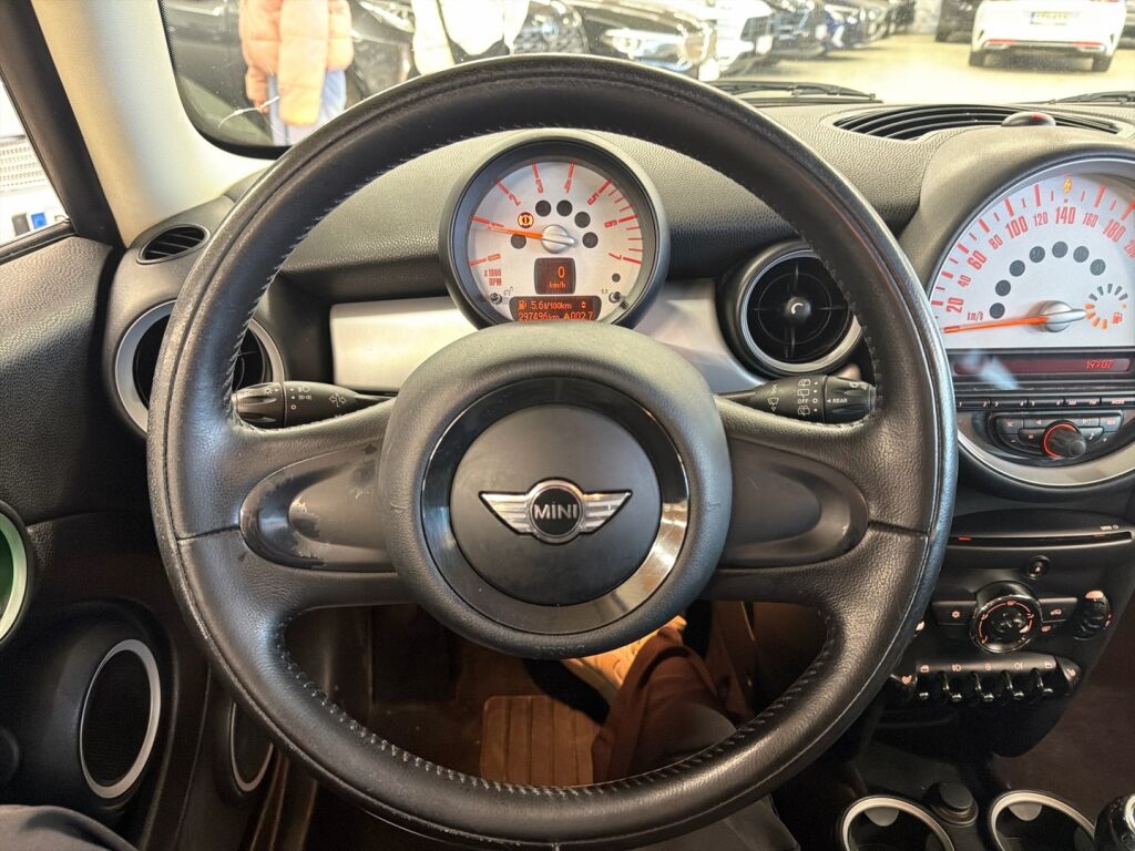 Mini One 2011 Punainen