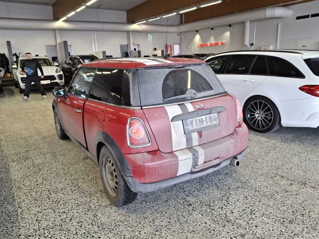 Mini One 2011 Punainen