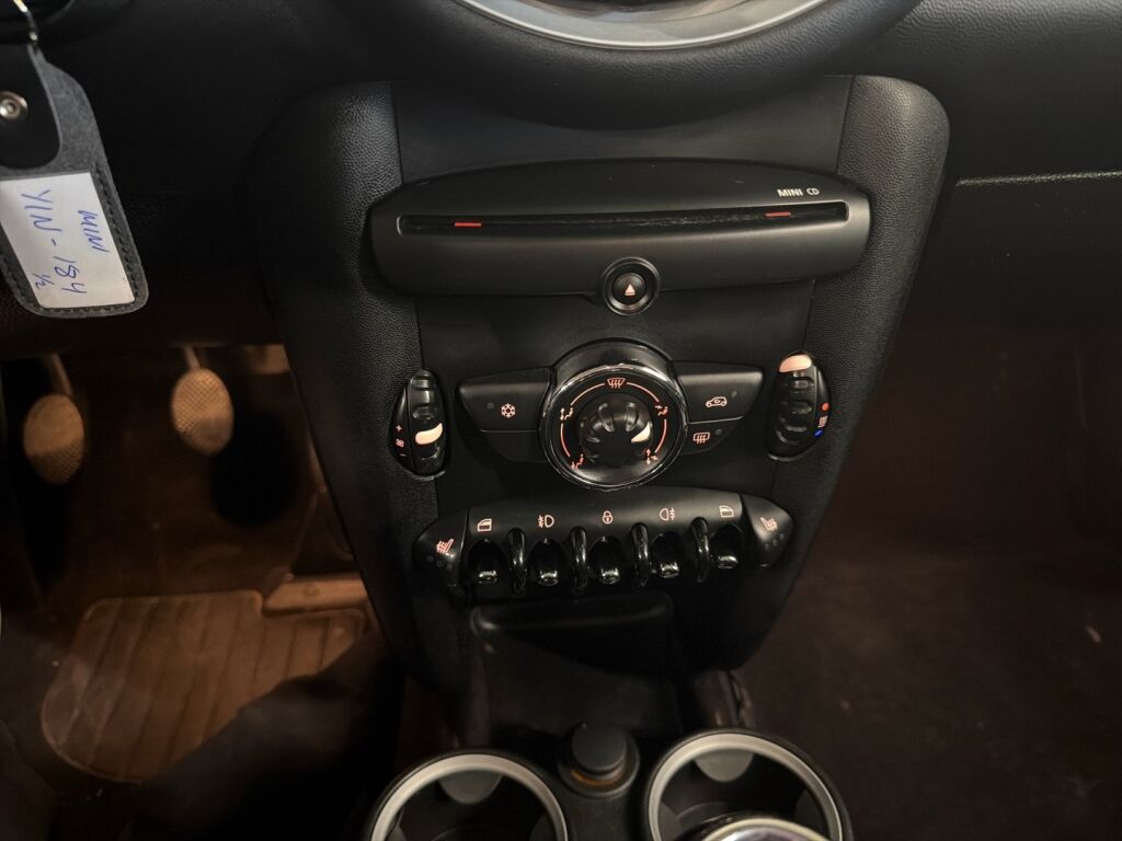 Mini One 2011 Punainen