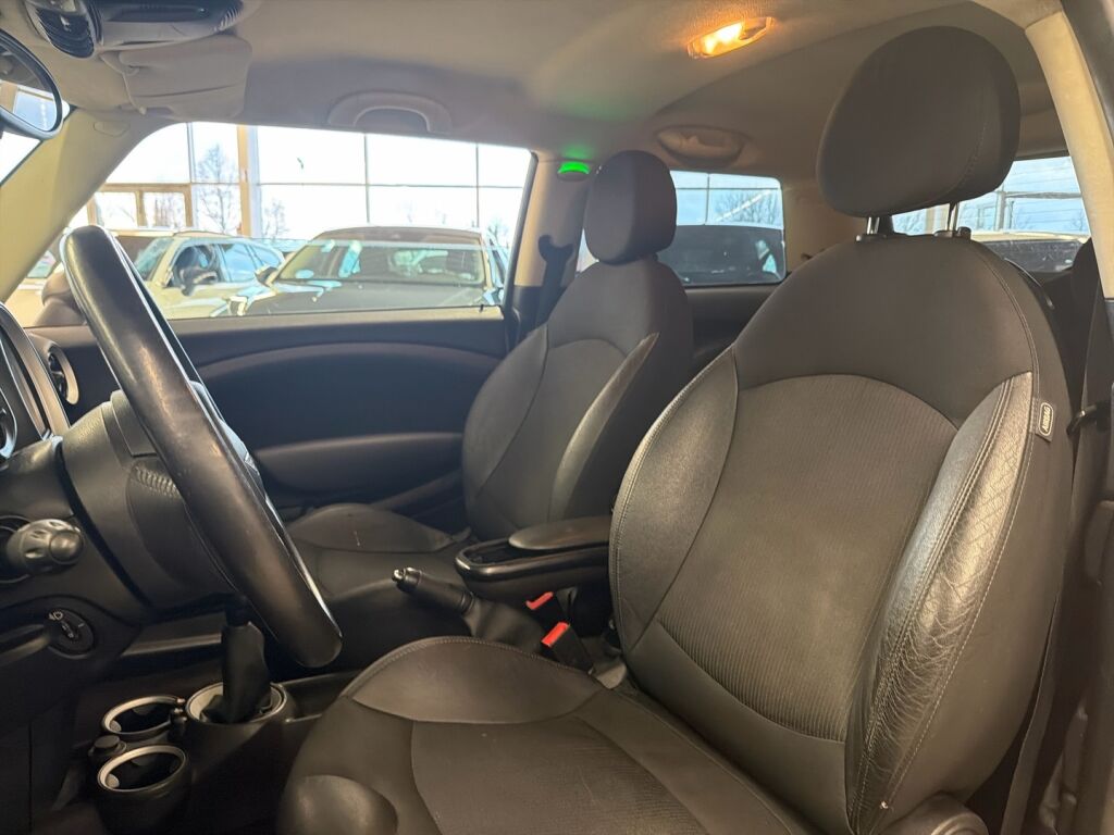 Mini One 2011 Punainen