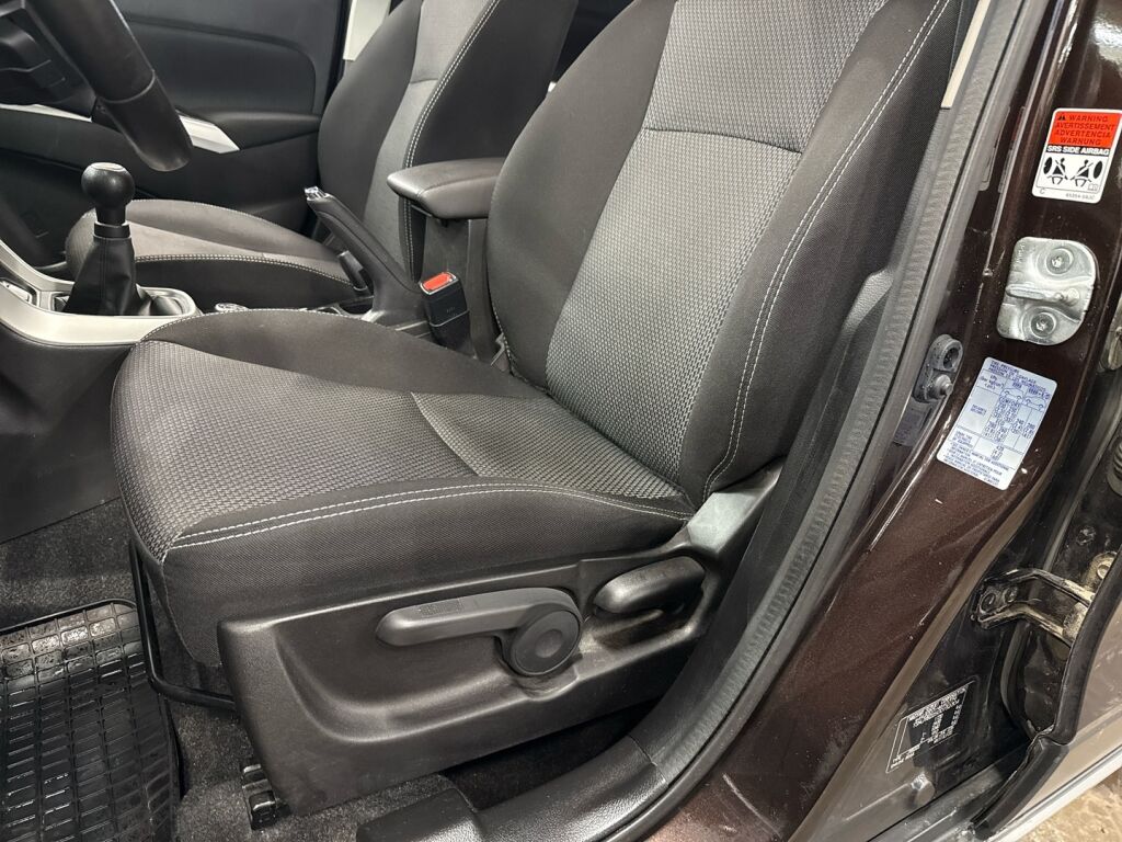 Suzuki SX4 S-Cross 2014 Ruskea (beige)