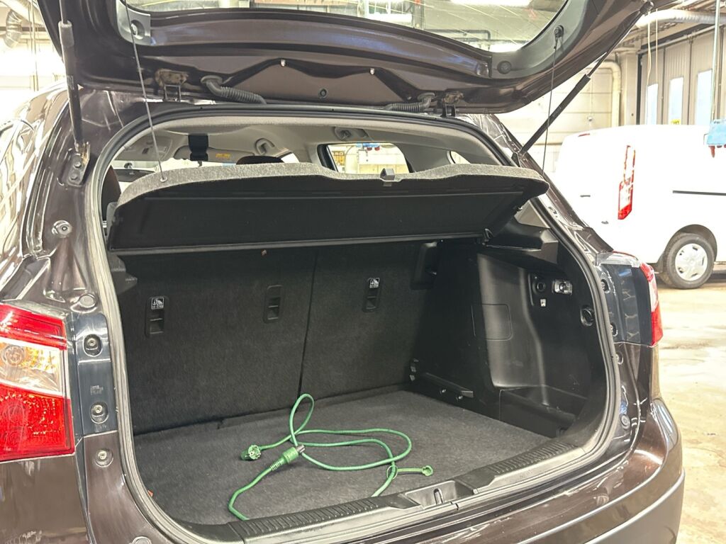 Suzuki SX4 S-Cross 2014 Ruskea (beige)