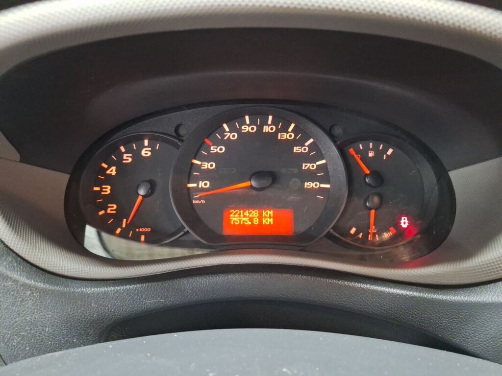 Nissan NV400 2014 Harmaa