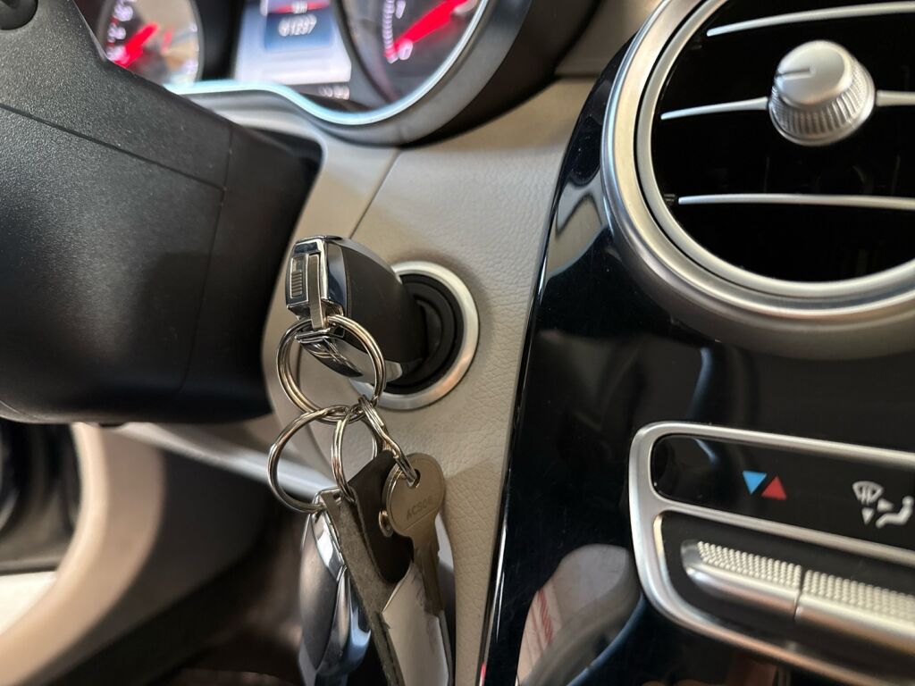 Mercedes-Benz C 2014 Sininen