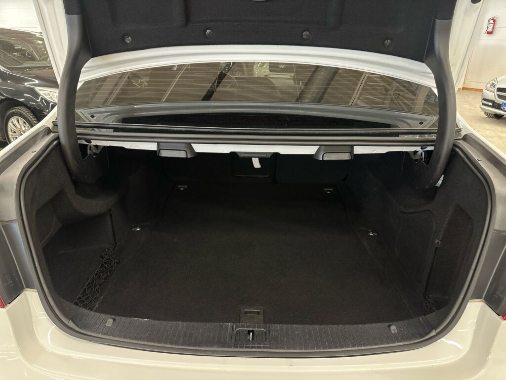 Mercedes-Benz E 2014 Valkoinen