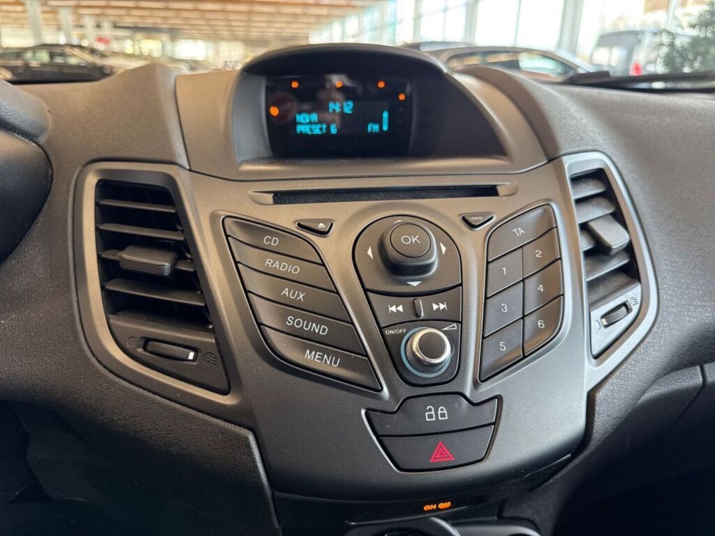 Ford Fiesta 2014 Punainen