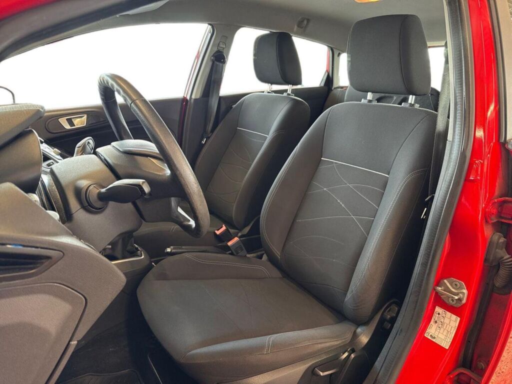 Ford Fiesta 2014 Punainen