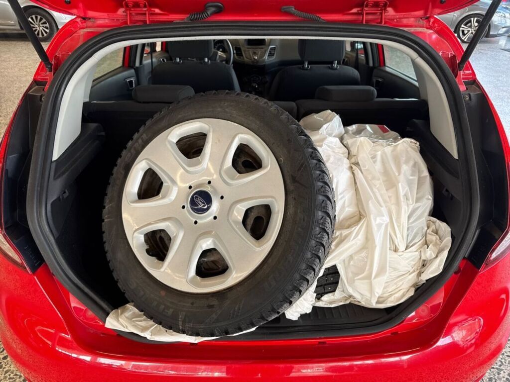 Ford Fiesta 2014 Punainen