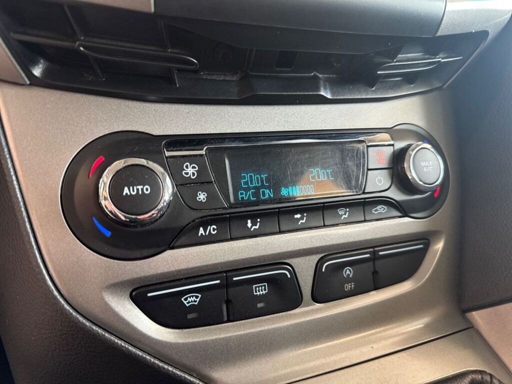Ford Focus 2014 Harmaa