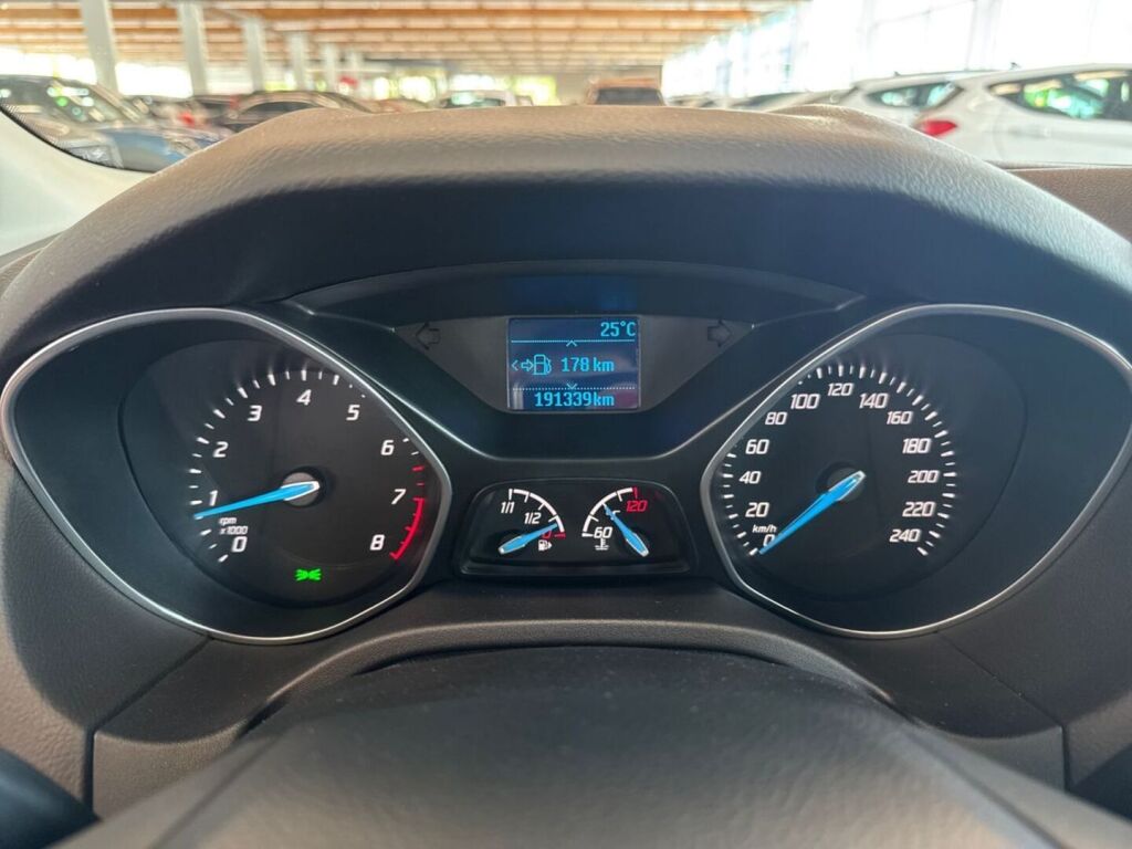 Ford Focus 2014 Harmaa