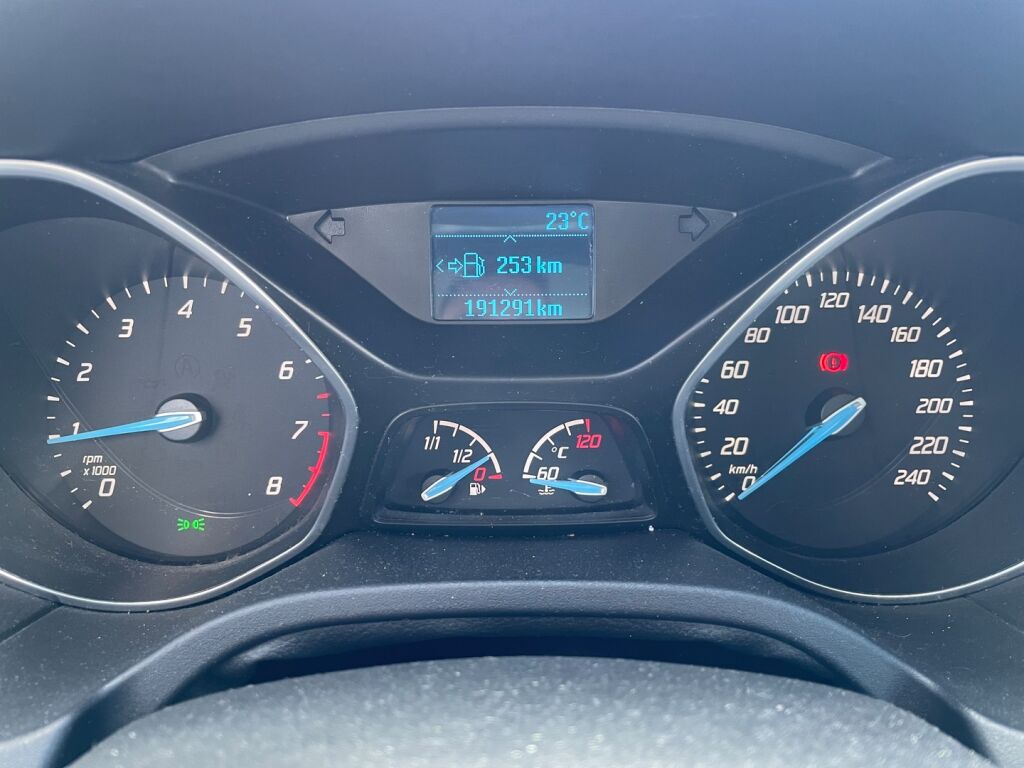Ford Focus 2014 Harmaa