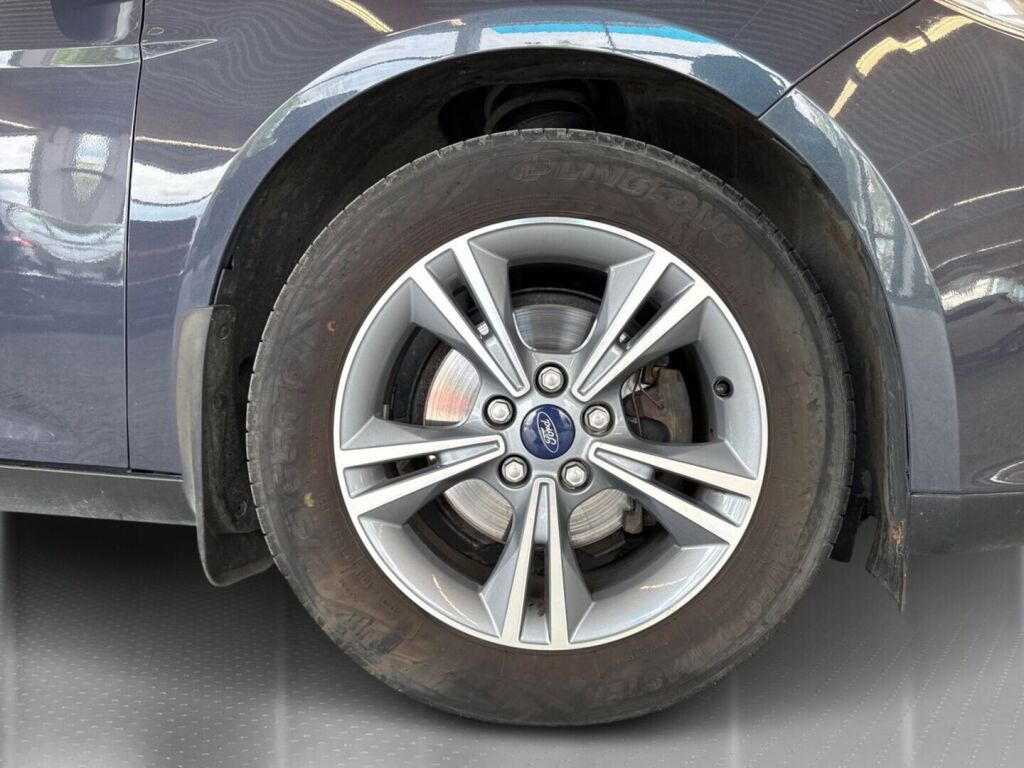 Ford Focus 2014 Harmaa