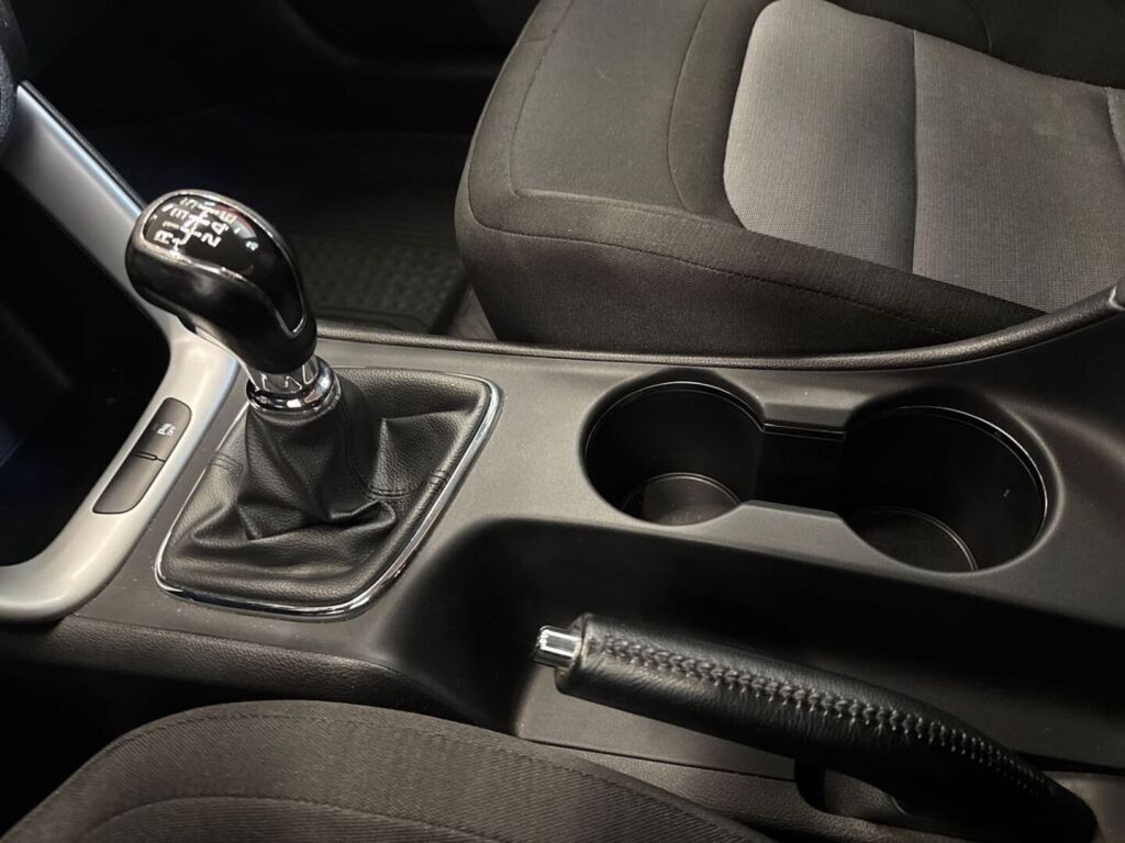 Kia Ceed 2015 Valkoinen