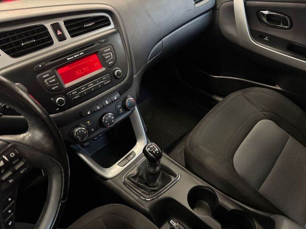 Kia Ceed 2015 Valkoinen