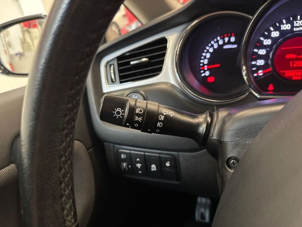 Kia Ceed 2015 Valkoinen