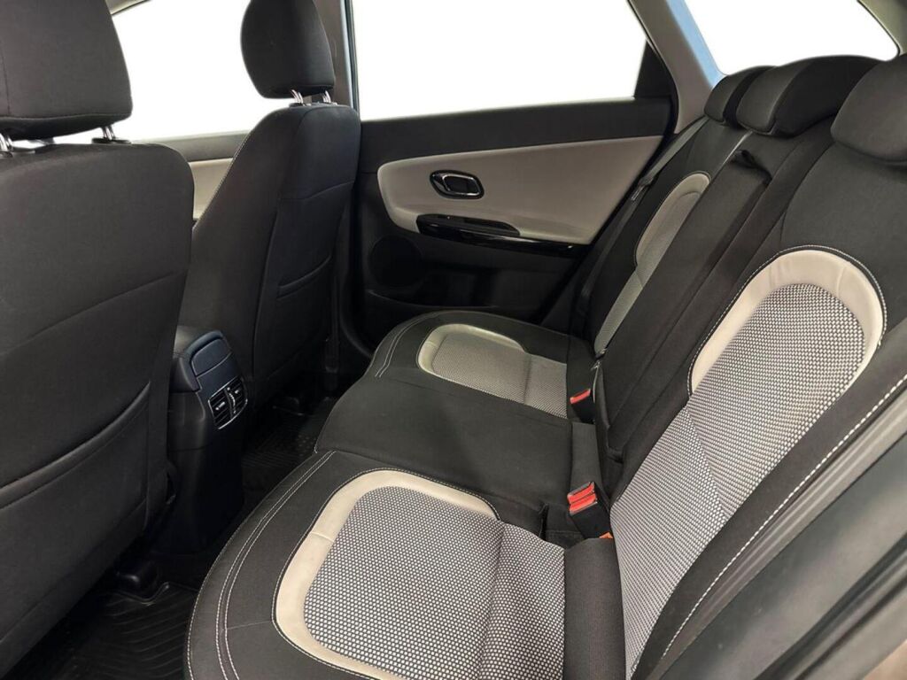 Kia Ceed 2014 Ruskea (beige)