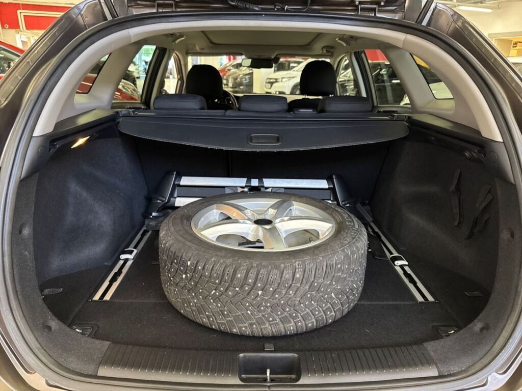 Kia Ceed 2014 Ruskea (beige)