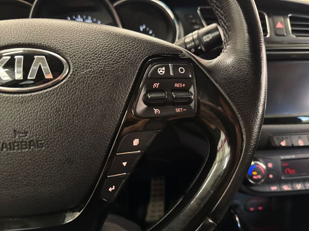 Kia Ceed 2014 Ruskea (beige)