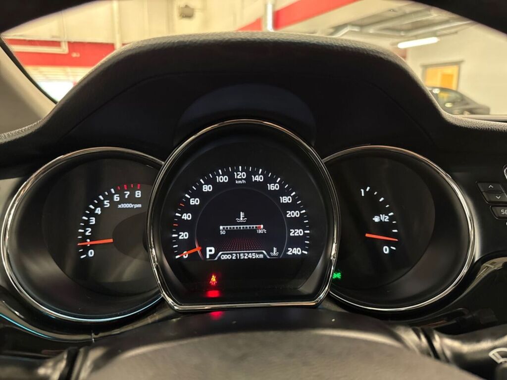 Kia Ceed 2014 Ruskea (beige)