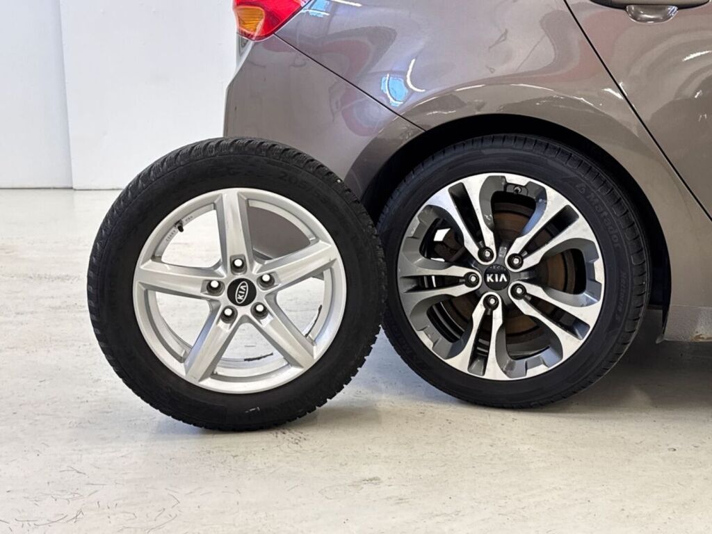 Kia Ceed 2014 Ruskea (beige)