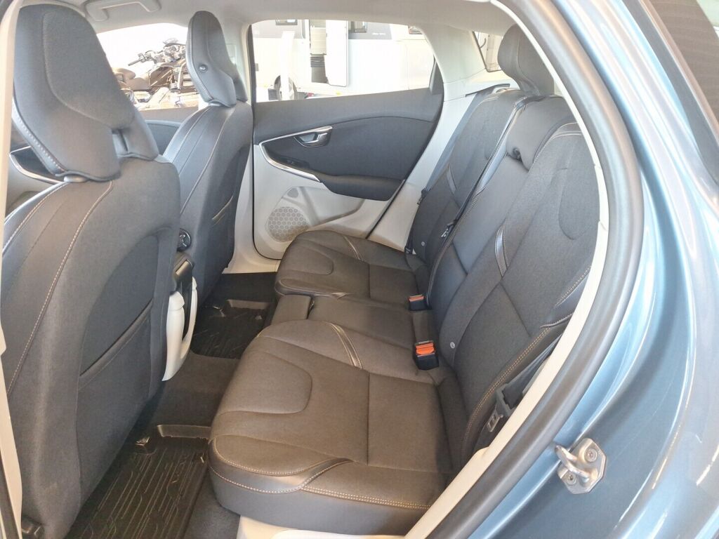 Volvo V40 Cross Country 2014 Sininen