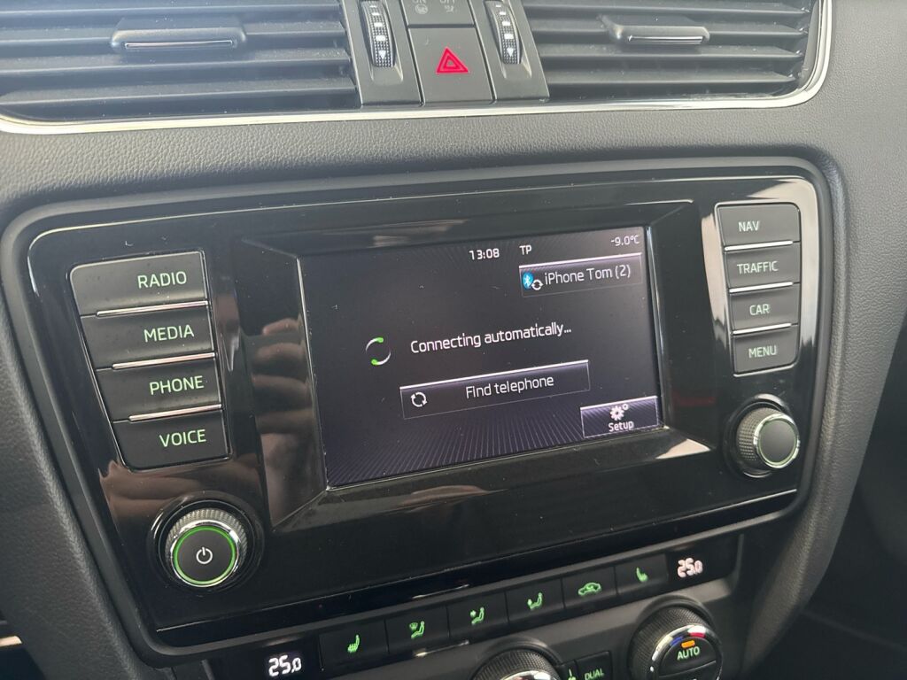 Skoda Octavia 2014 Valkoinen