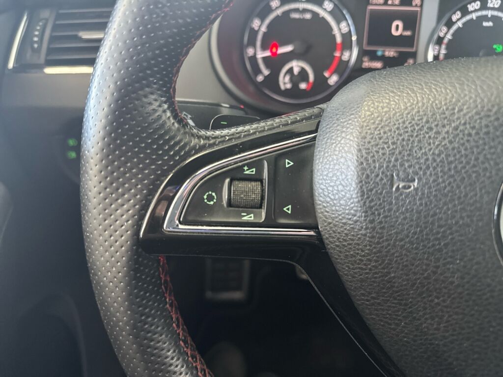 Skoda Octavia 2014 Valkoinen