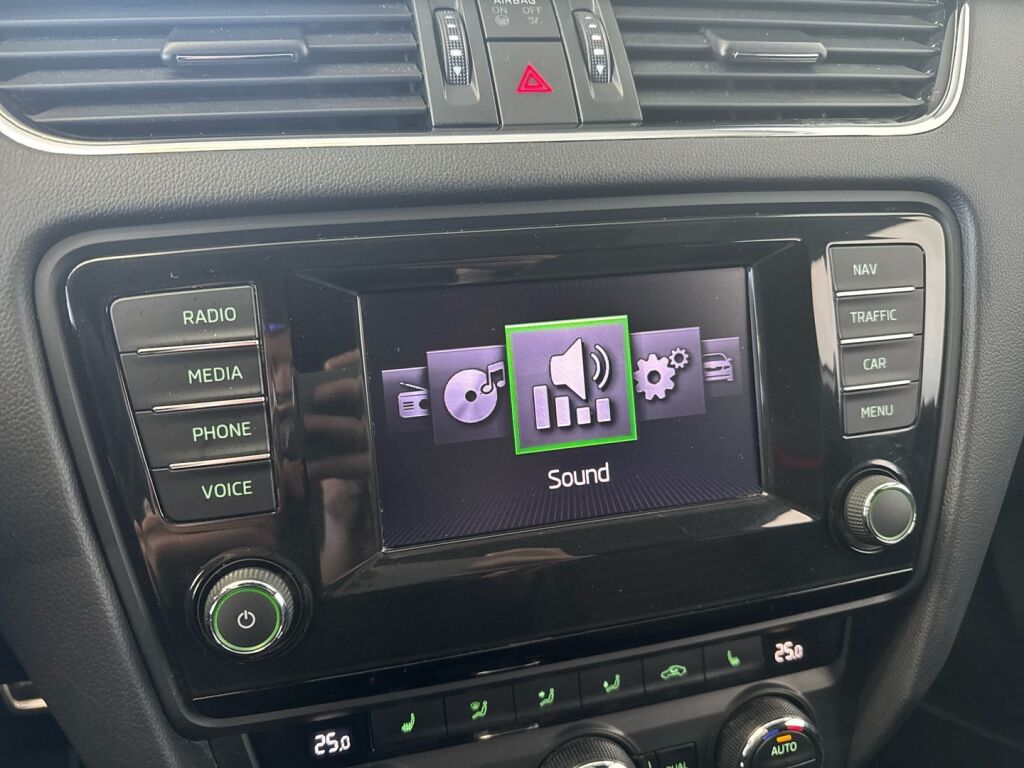 Skoda Octavia 2014 Valkoinen