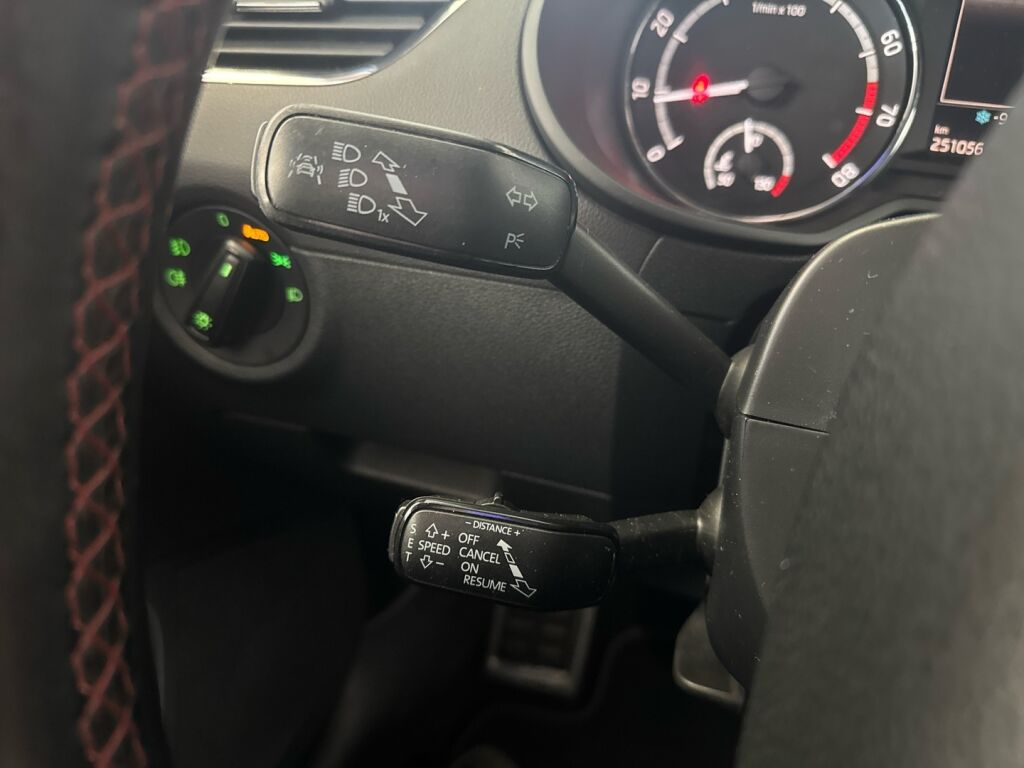 Skoda Octavia 2014 Valkoinen