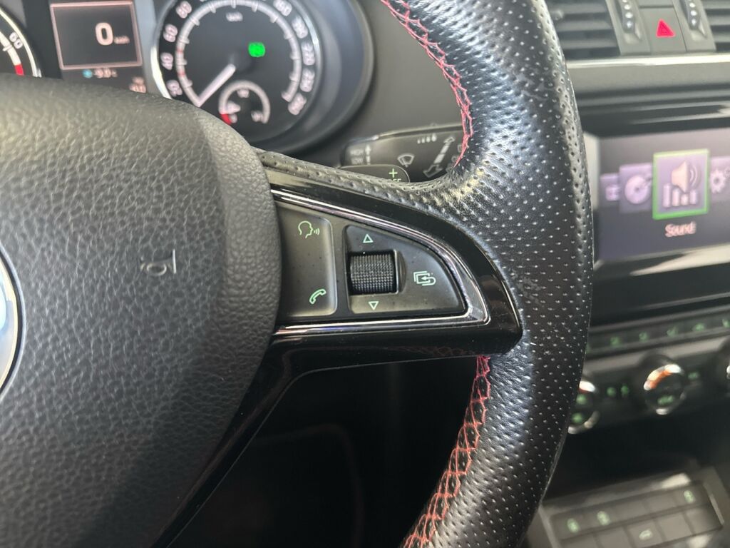 Skoda Octavia 2014 Valkoinen