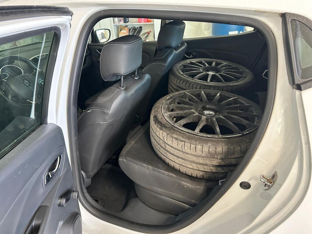 Renault Clio 2014 Valkoinen