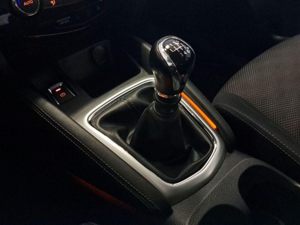 Nissan Qashqai 2014 Valkoinen