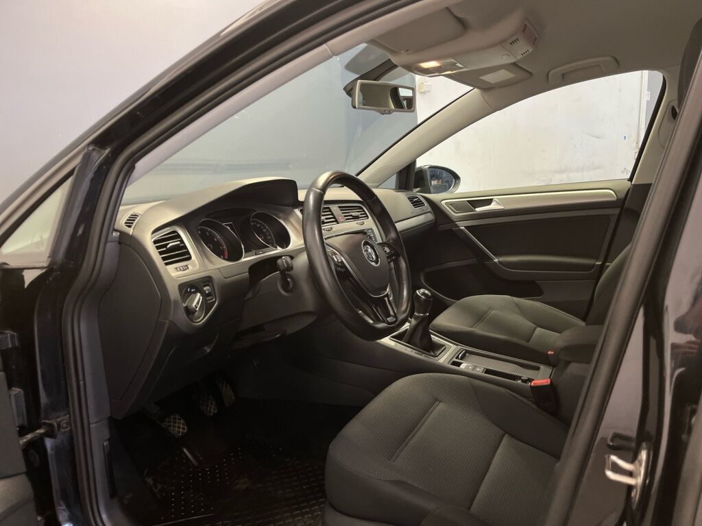 Volkswagen Golf 2014 Musta